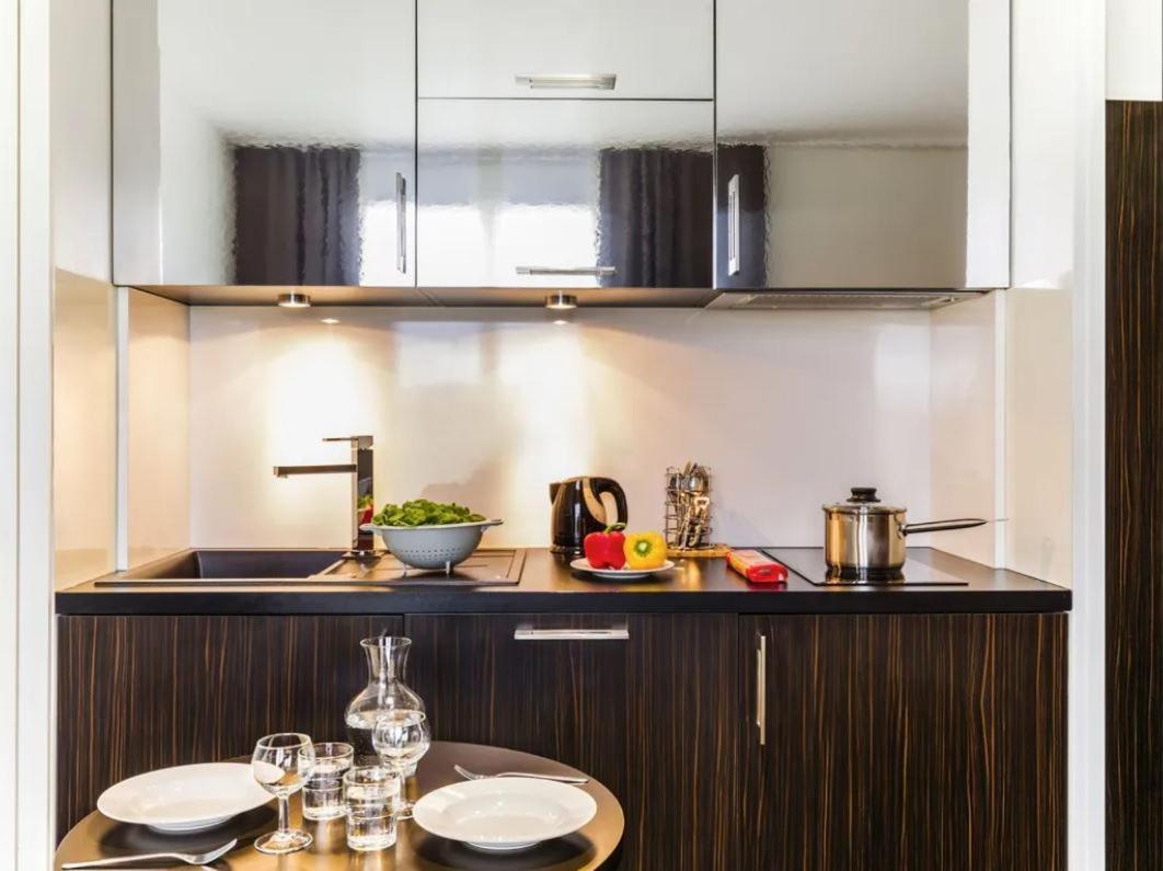 Disneyland Deluxe Flat, Outside Pool, Climatisation, 1 Min To Disney Parks سيري المظهر الخارجي الصورة