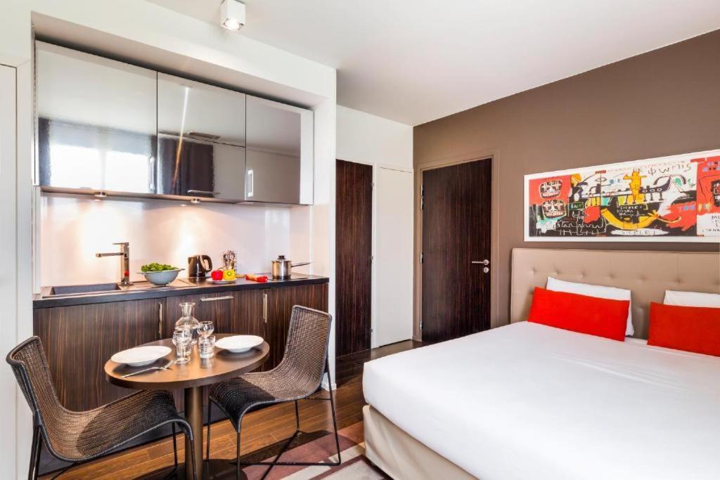 Disneyland Deluxe Flat, Outside Pool, Climatisation, 1 Min To Disney Parks سيري المظهر الخارجي الصورة