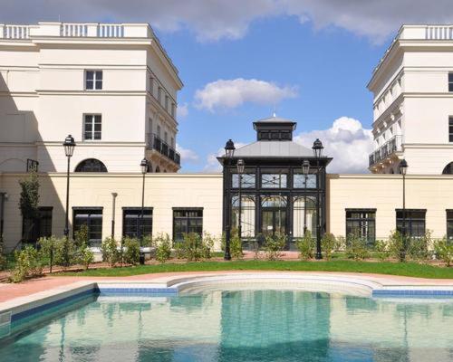 Disneyland Deluxe Flat, Outside Pool, Climatisation, 1 Min To Disney Parks سيري المظهر الخارجي الصورة