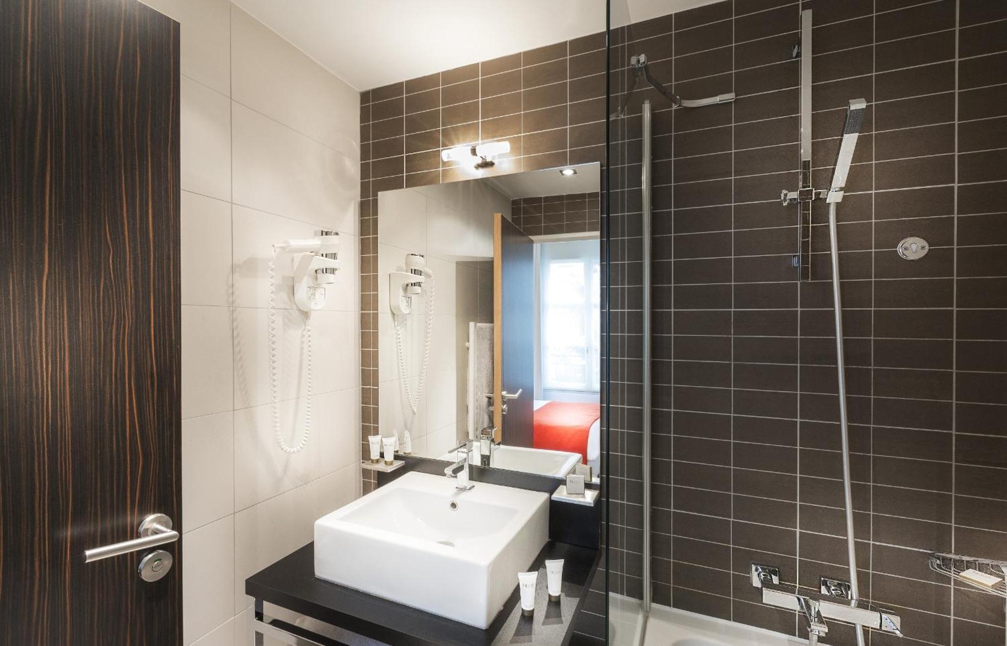 Disneyland Deluxe Flat, Outside Pool, Climatisation, 1 Min To Disney Parks سيري المظهر الخارجي الصورة